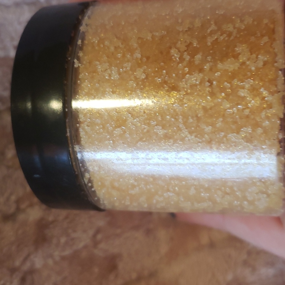 Homemade mango sugar scrub - Picture 3 of 3